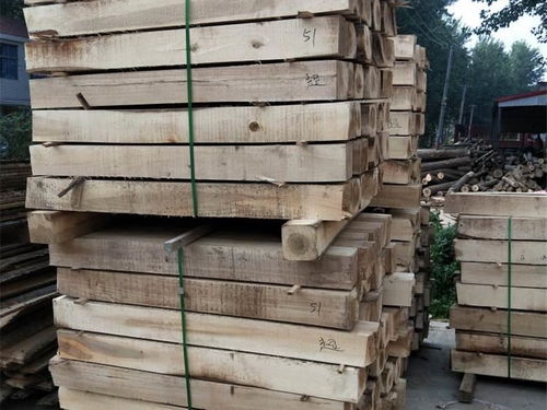 日照木方价格表 3米白松木方批发 木材加工厂